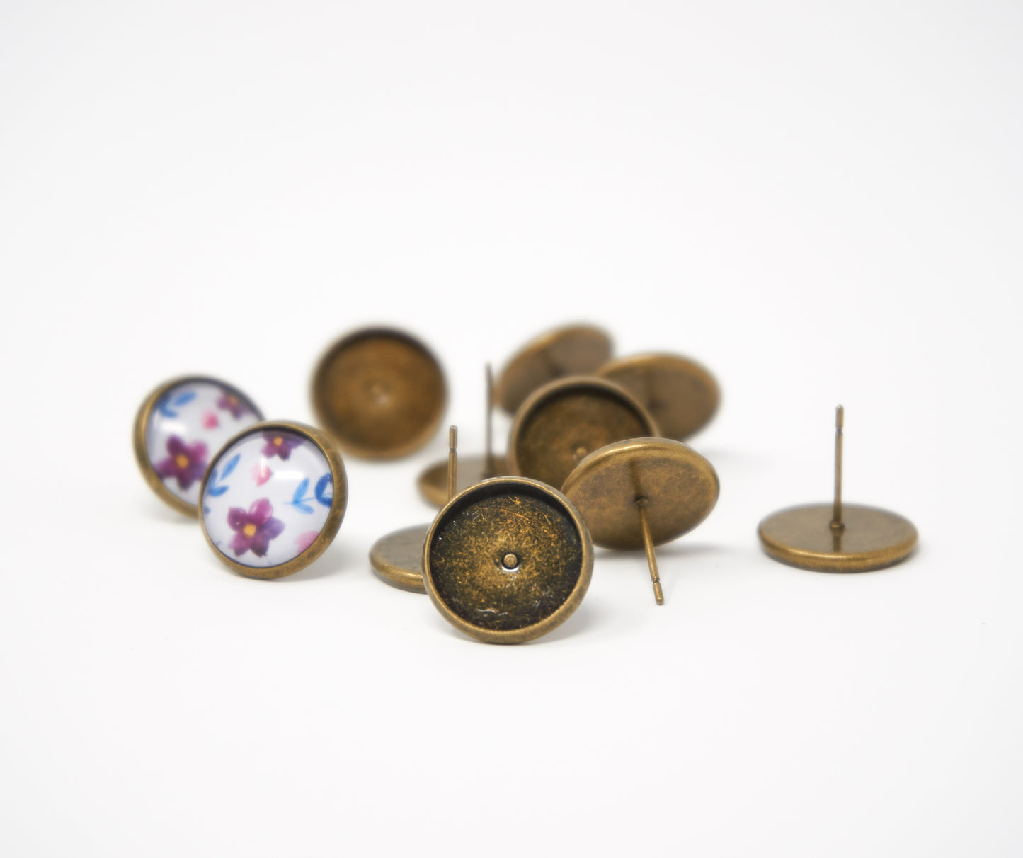 Ear stud earring tray Antique Bronze for 14mm Cabochons 10 pieces - Cameos Art Shop