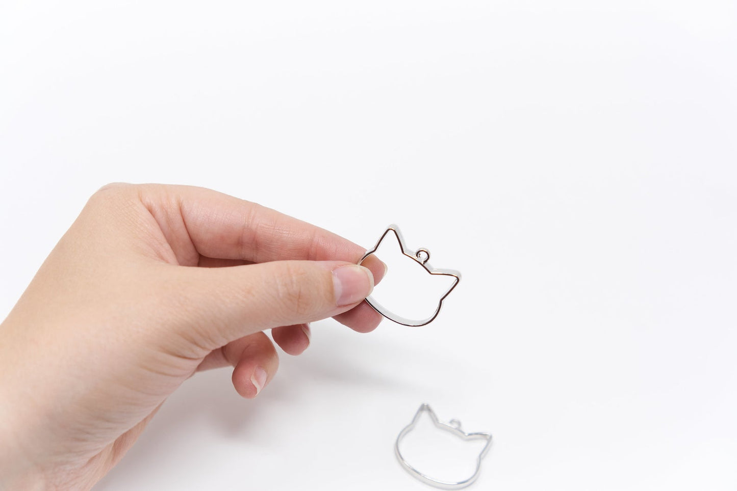 3 pcs 26mm Platinum Cat Charms, Open Back Bezels, Large Platinum Pendants