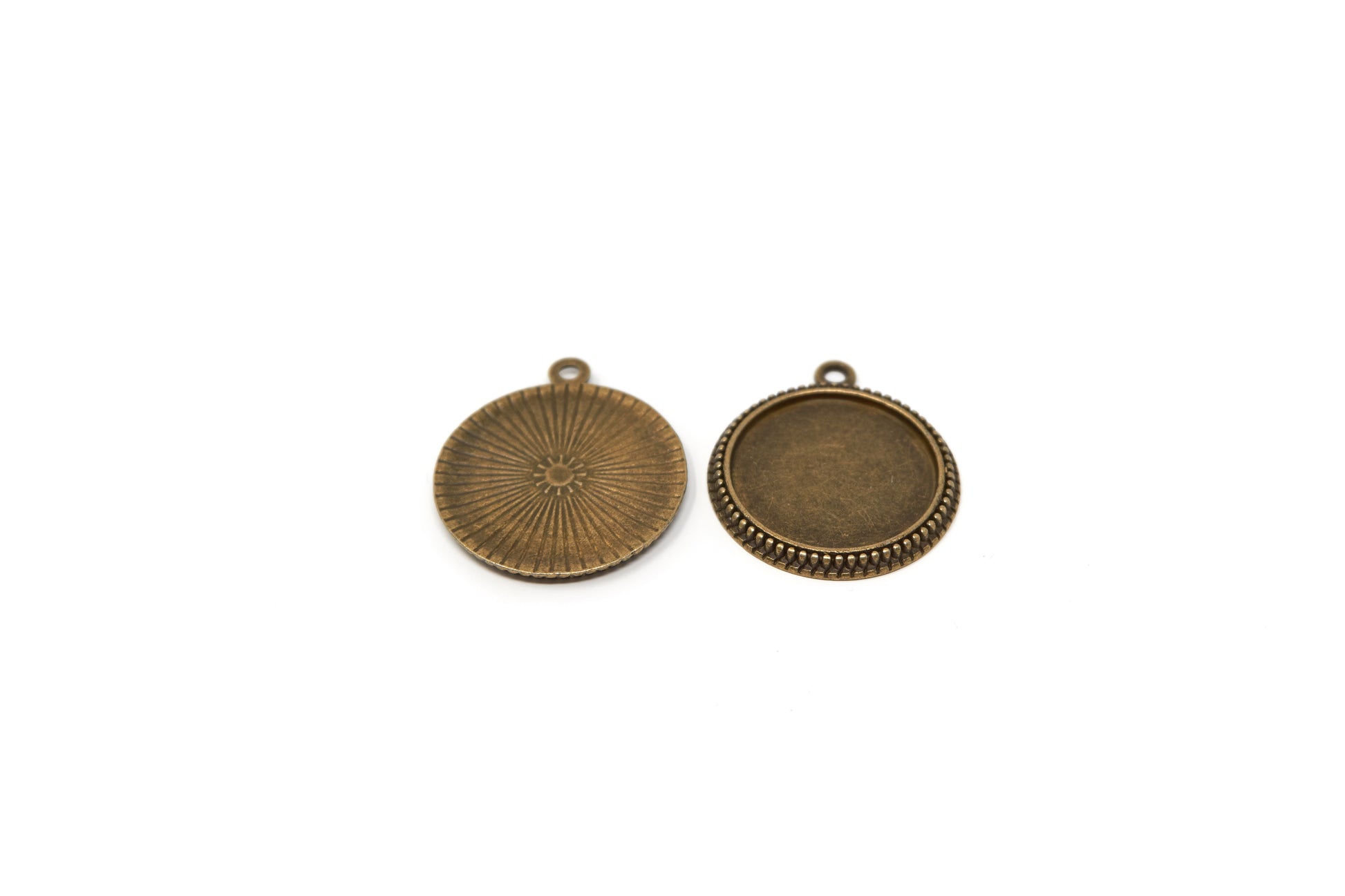 Round Pendant Trays Antique Bronze for 25mm Cabochons 20 pieces - Cameos Art Shop